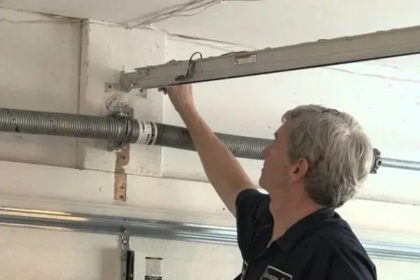 local garage door technician newport beach