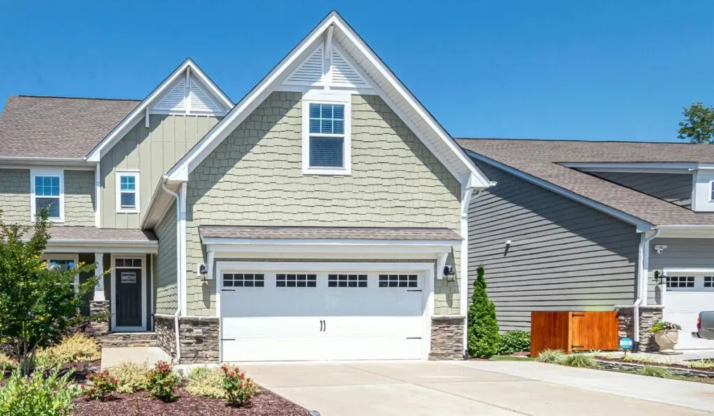non insulated vs insulated garage door cost