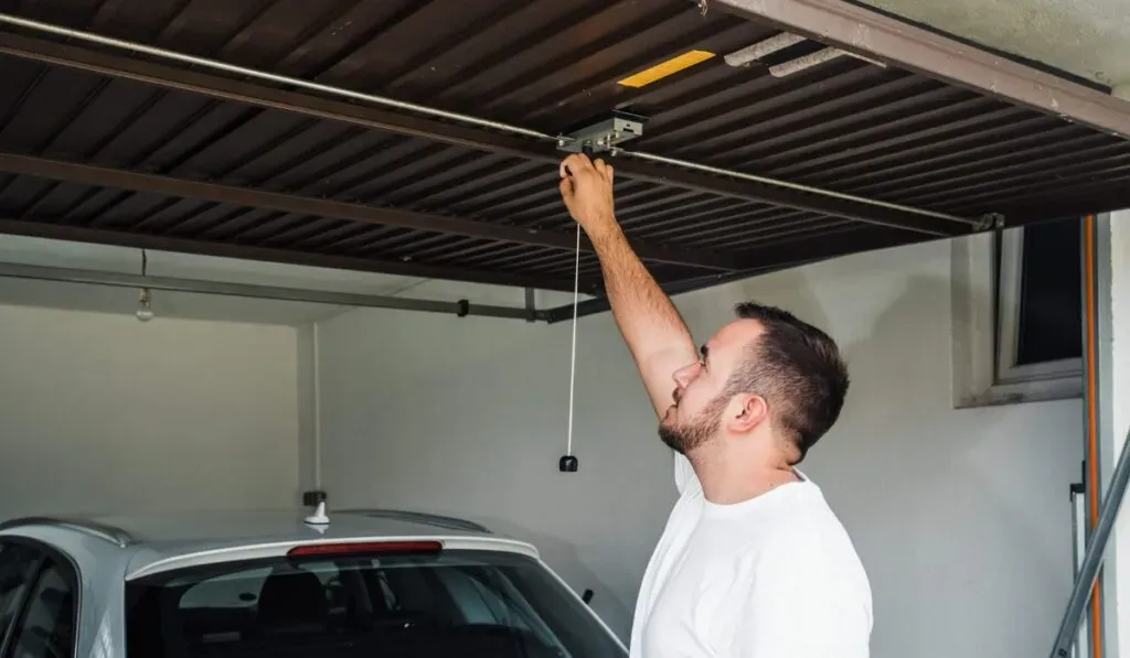 garage door maintenance checklist